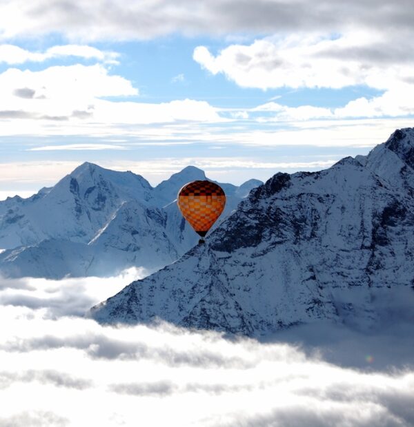 In mongolfiera sulle Alpi